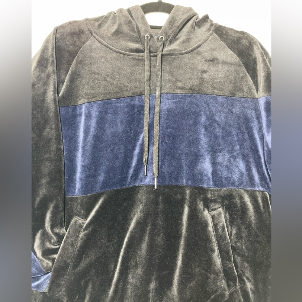 Luxurious ❤️ Velour Super Soft Blue & Black Colorblock Hoodie, EUC, Ladies’ L